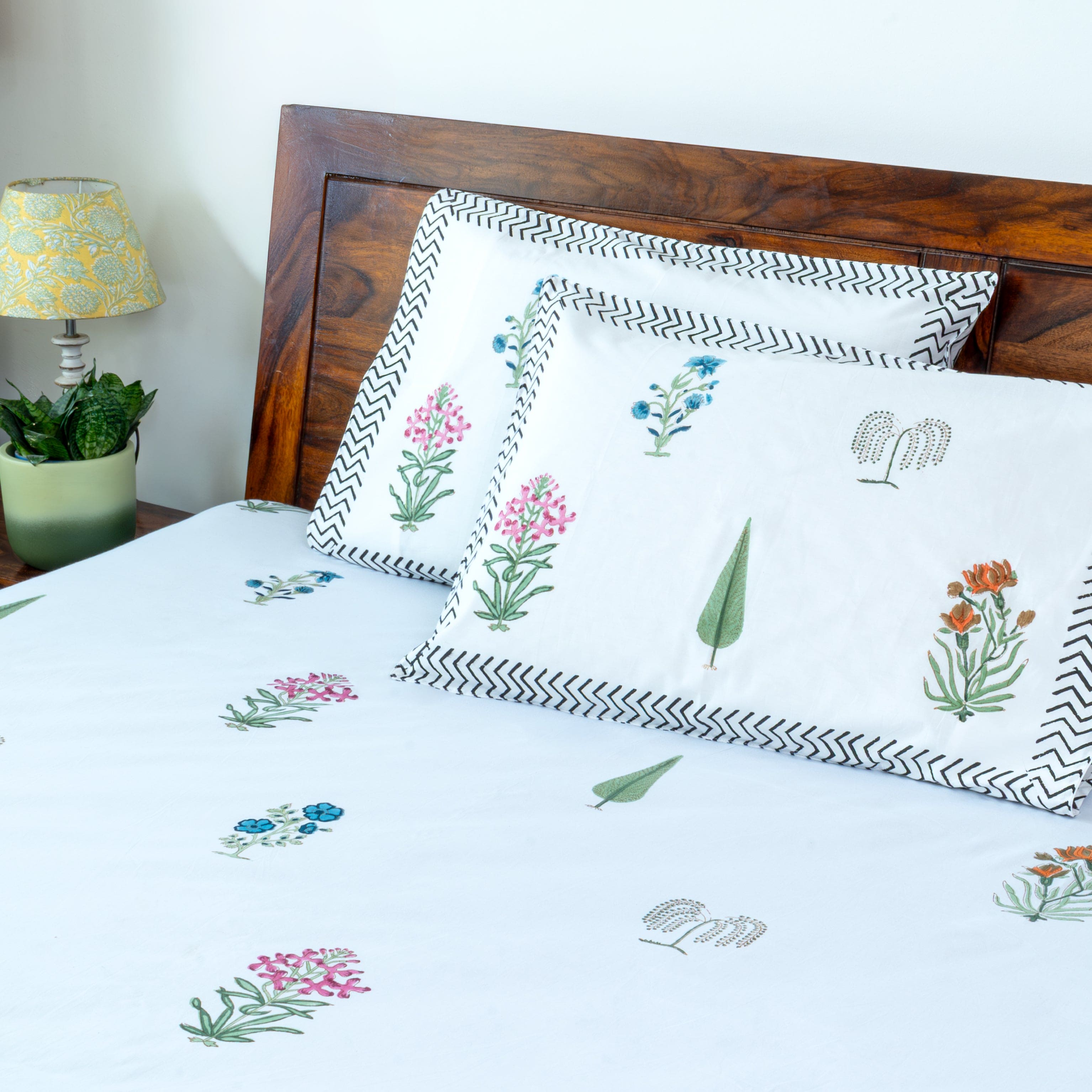 Juniper – Premium Percale Cotton Bedsheet Set (Super King, 300 TC, 2 Reversible Pillow Covers)