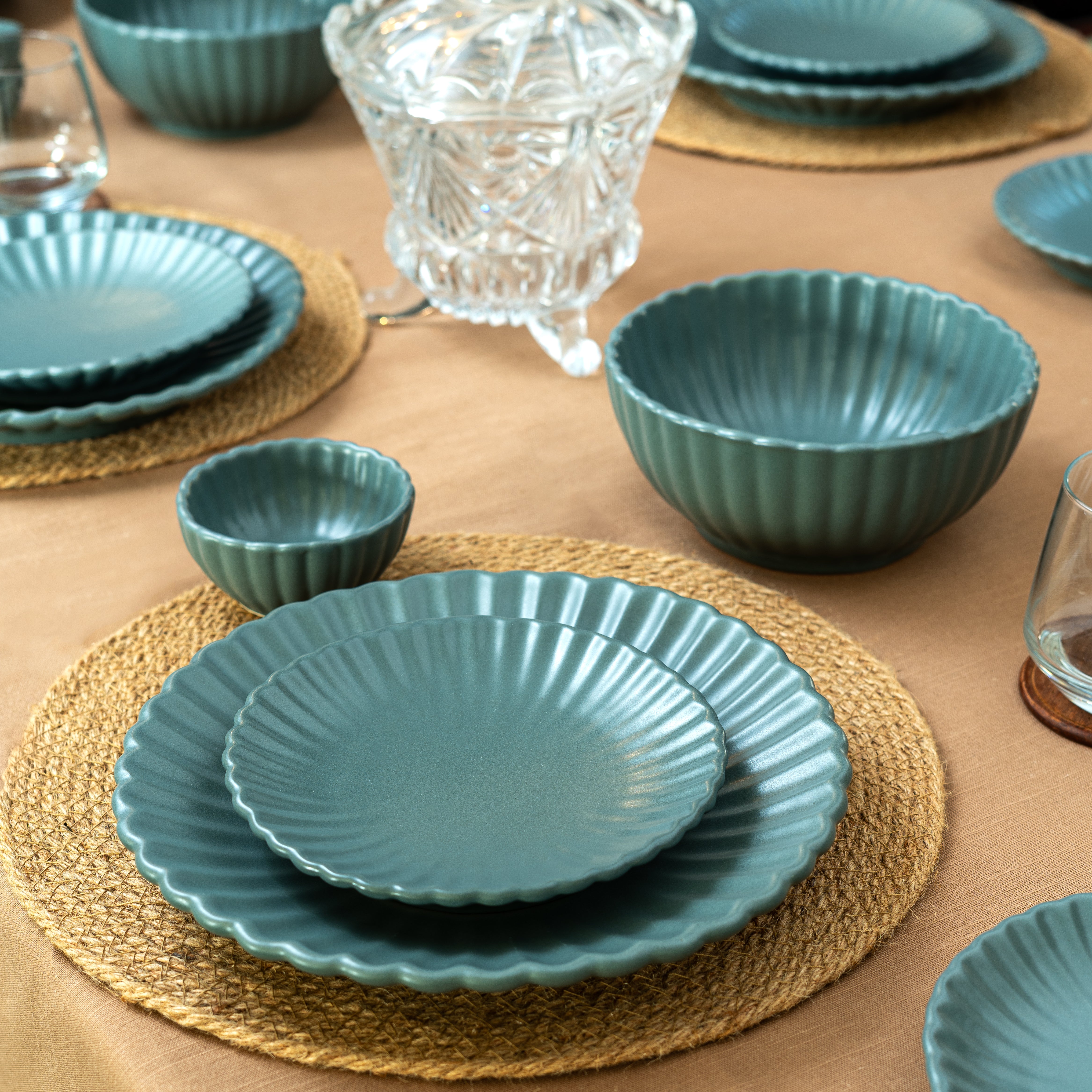 Nimbus – 14-Piece Ceramic Dinner Set for 4