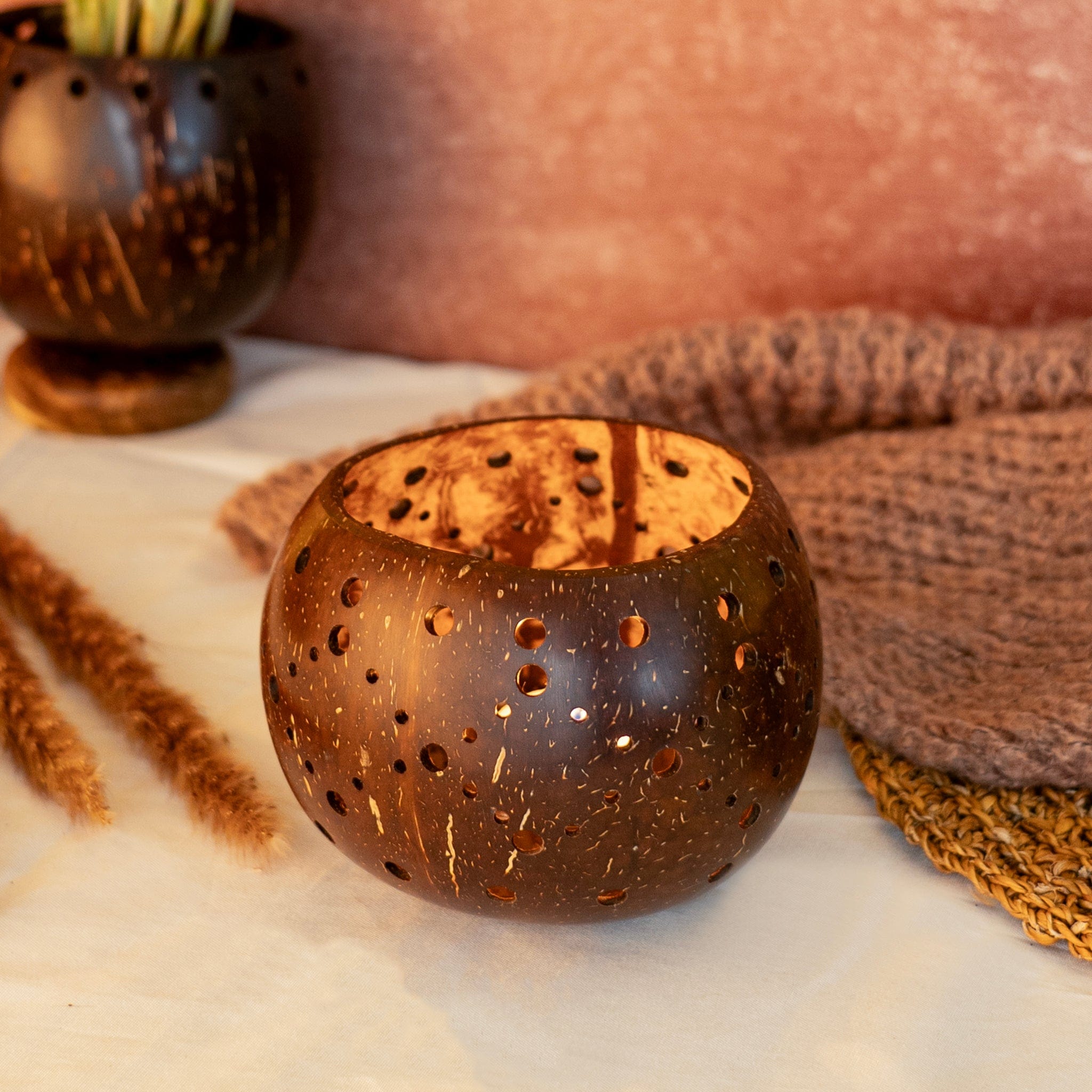 Decor 'Coco' Coconut Shell Tea Light Holder- 'Festive' artmansha