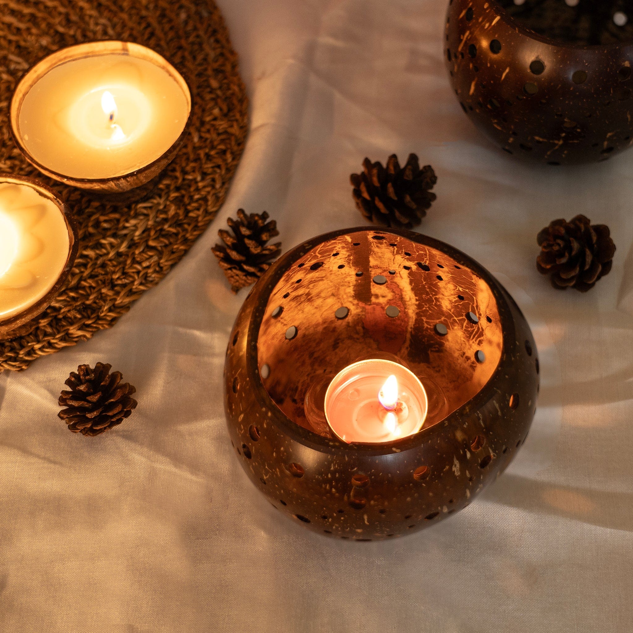 Decor 'Coco' Coconut Shell Tea Light Holder- 'Festive' artmansha