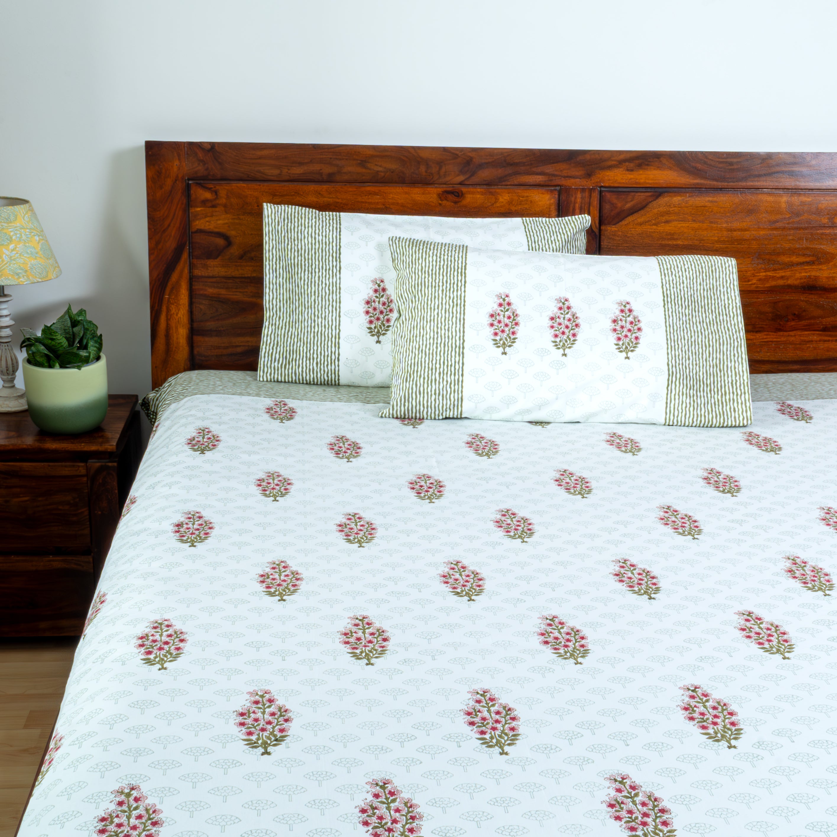 Maple - Handcrafted 300 TC Cotton Percale Super King Bedsheet
